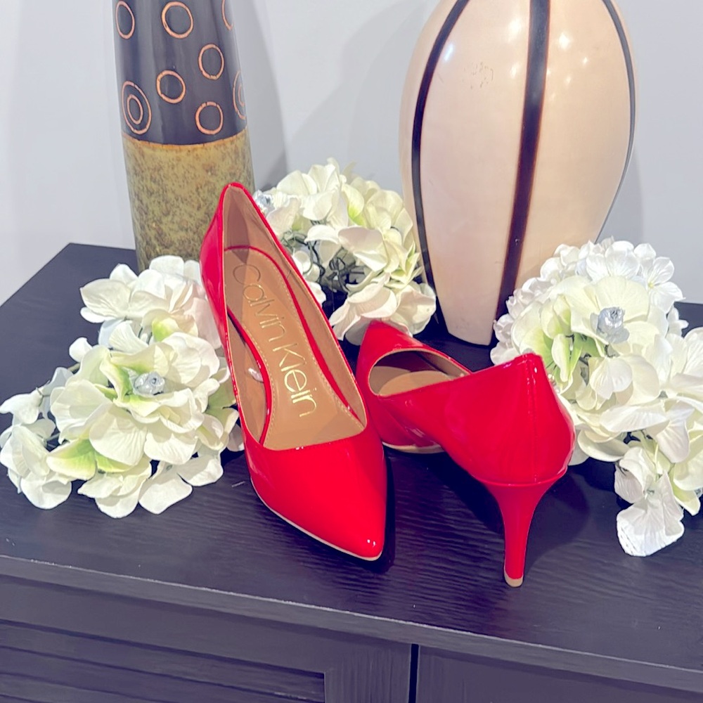 Red ladies shoes
